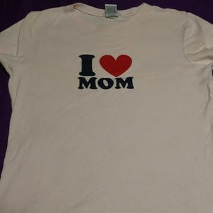 I ♥️ Mom T-Shirt - Perfect for Mother's Day!